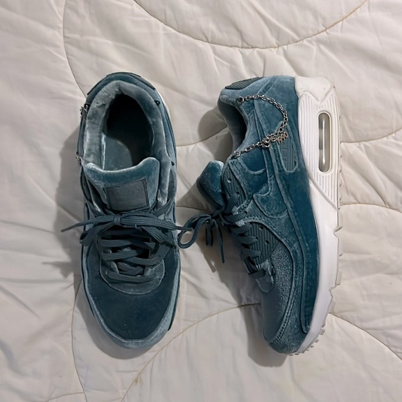 Air Max 90 LUCKY CHARMS - Picture 1 of 6